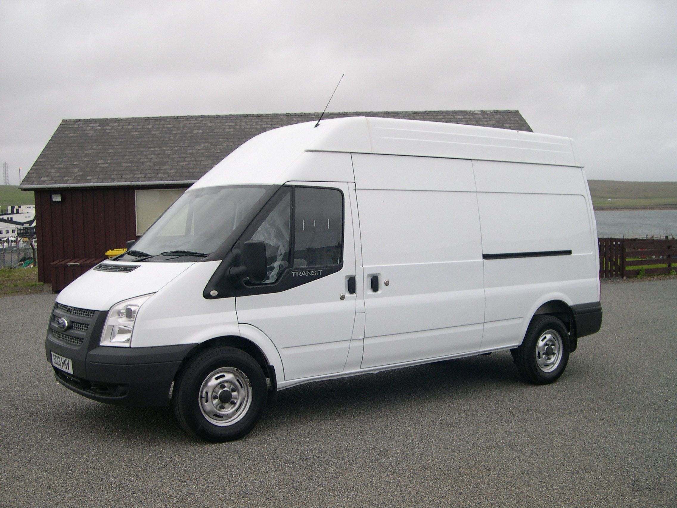 High roof van rental in Abu Dhabi offering extra cargo space, reliable transport, and flexible hire options for businesses and logistics across the UAE.